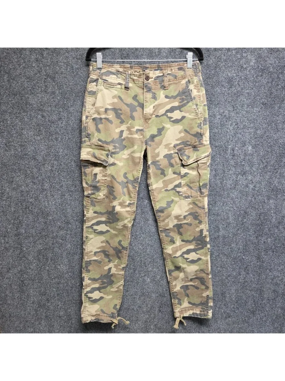 American Eagle Pants Mens 30x28 (Tag 30x32) Camo Slim Lived in Cargo Distressed